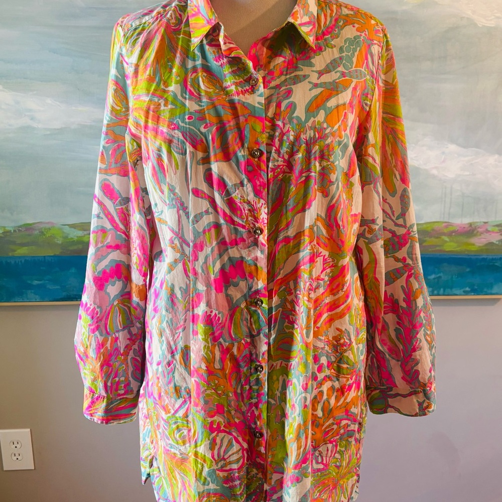 Lilly Pulitzer Colorful Button-Up Shirt with pockets. XL